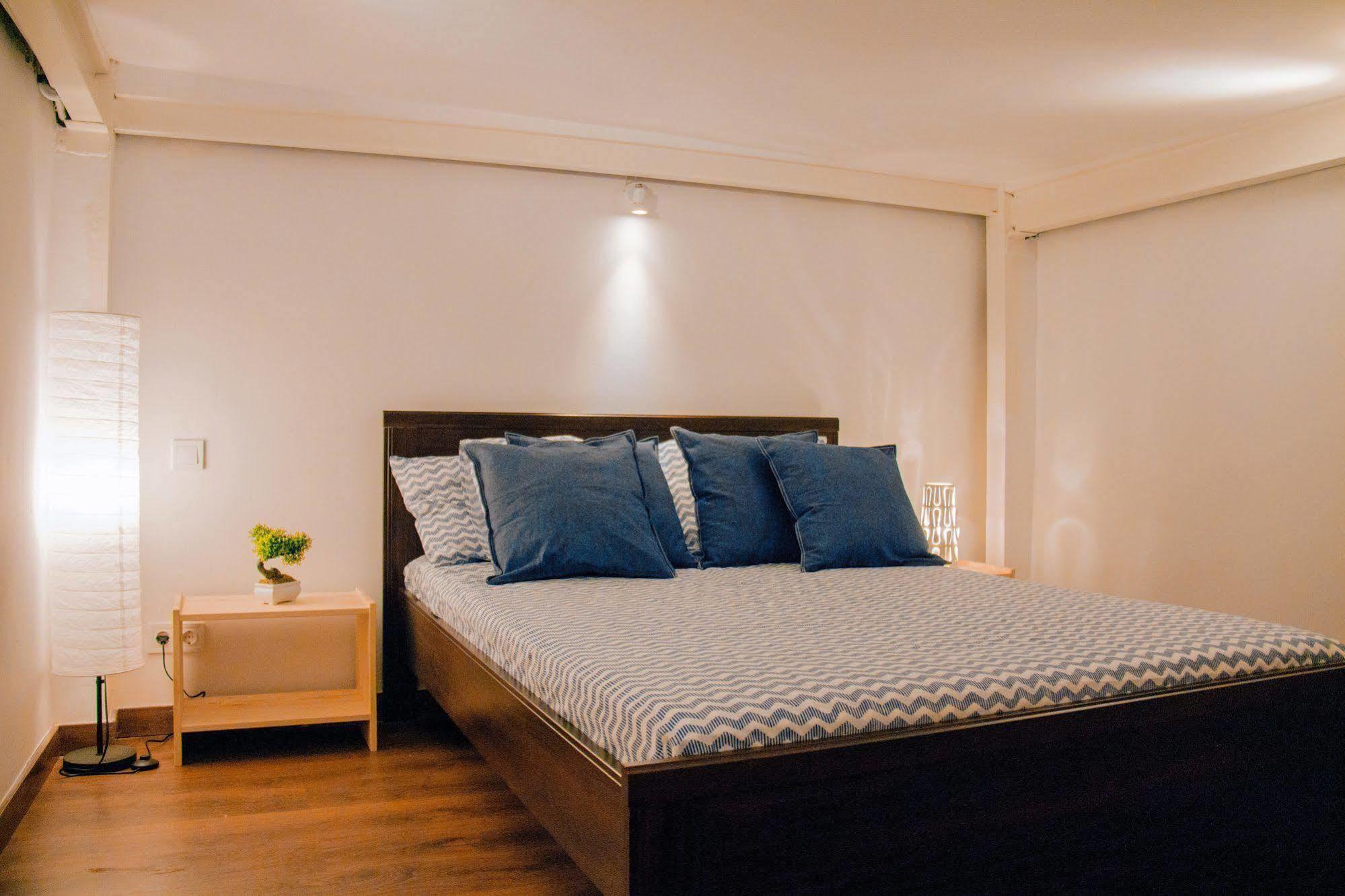Lollipop Flats City Centre Suite Мадрид Экстерьер фото