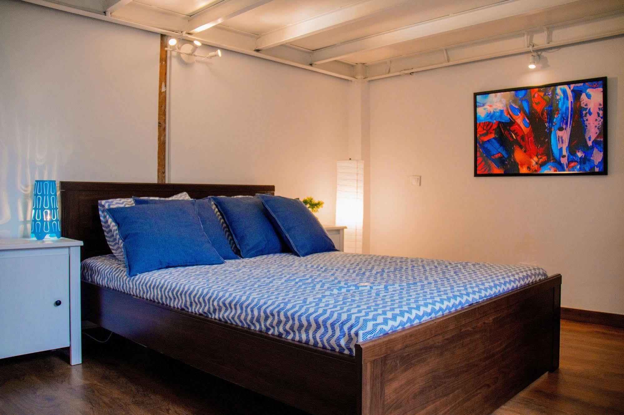 Lollipop Flats City Centre Suite Мадрид Экстерьер фото
